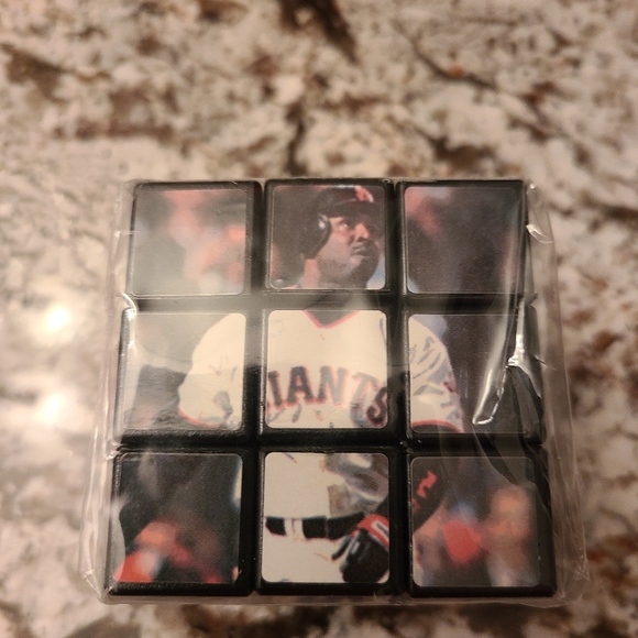 S.F. Giants Stadium Giveaway Rubik Cube featuring Barry Bonds - Picture 1 of 6